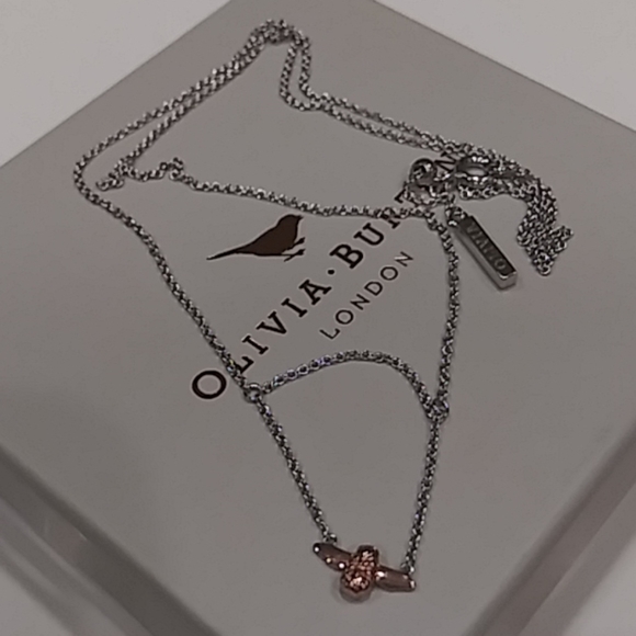 OLIVIA BURTON Jewelry - Olivia Burton 3D Queen Bee Silver Rose G Necklace